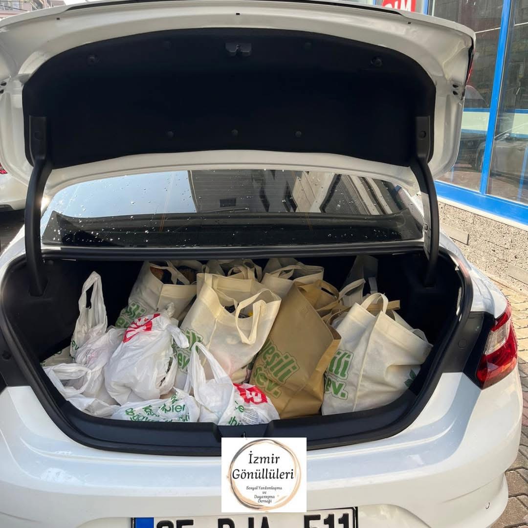 İzmir Gönüllüleri Gıda Marketi ve Gıda Dağıtımları